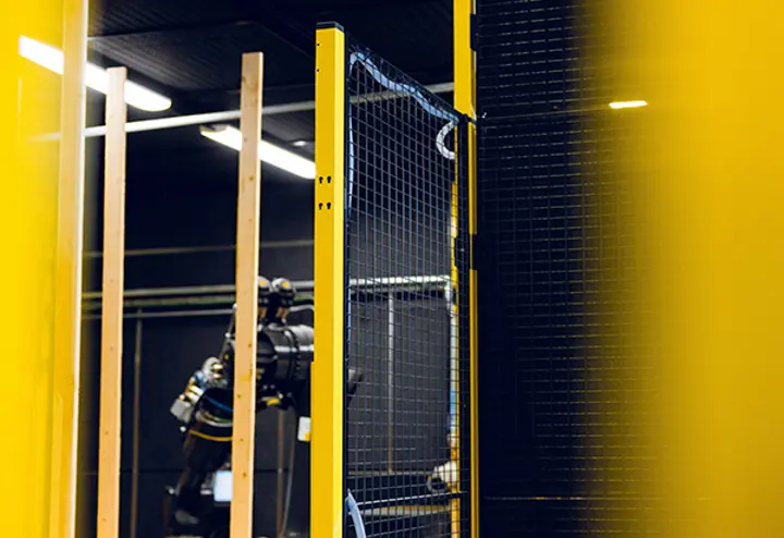 Vaste afschermingen voorkomen toegang tot gevaren Vaste afschermingen voorkomen toegang tot gevaren